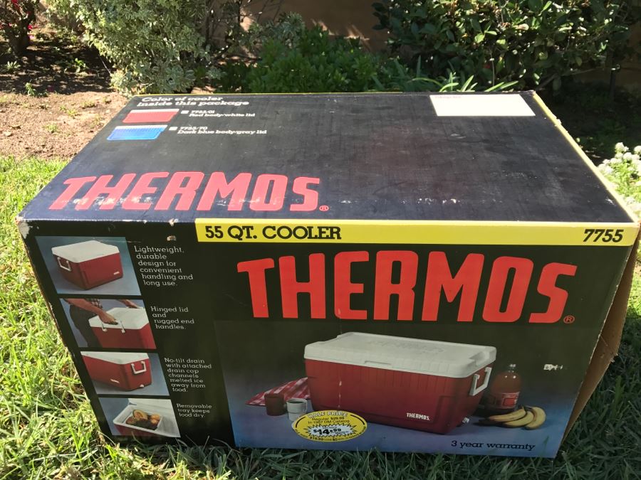 55Qt Red Thermos With Original Box [Photo 3]
