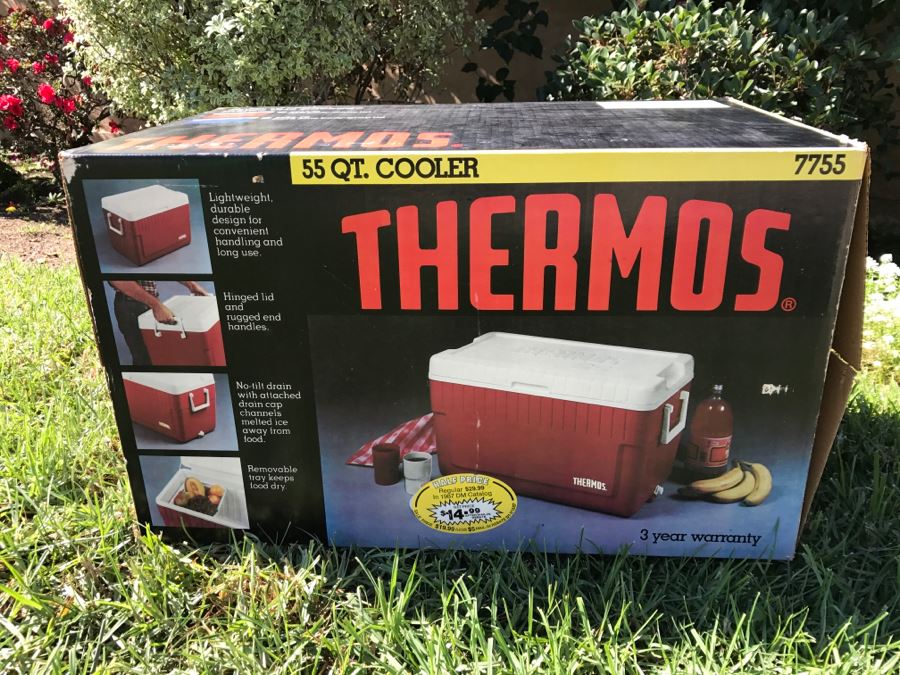 55Qt Red Thermos With Original Box [Photo 2]