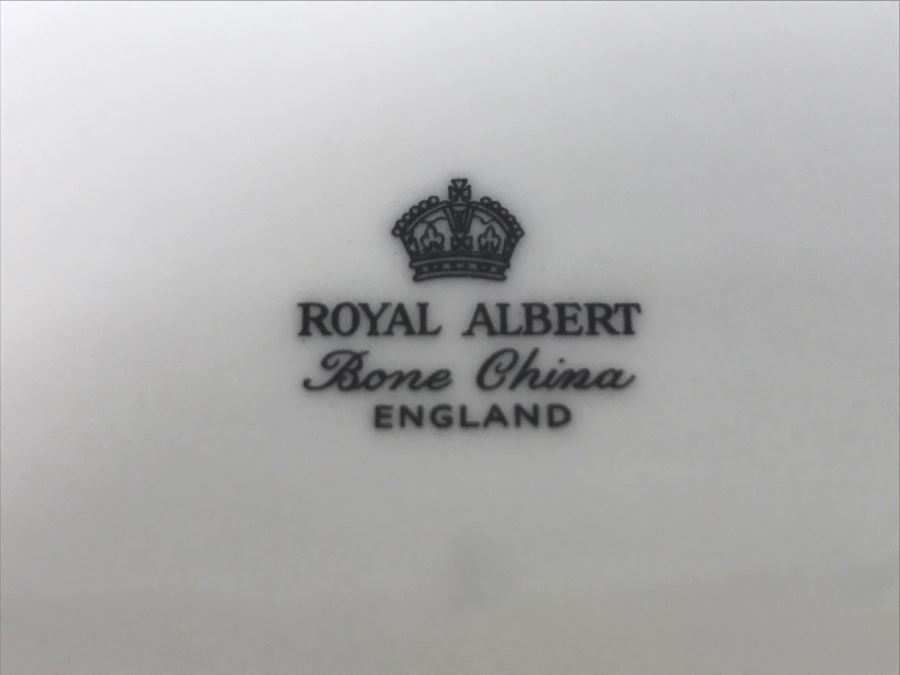 Pair Of Glass Perfume Bottles And Royal Albert Bone China Tray [Photo 9]