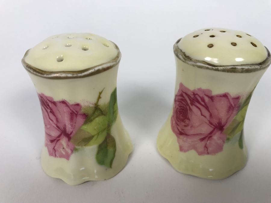 Royal Austria Handpainted Salt And Pepper Shakers [Photo 3]