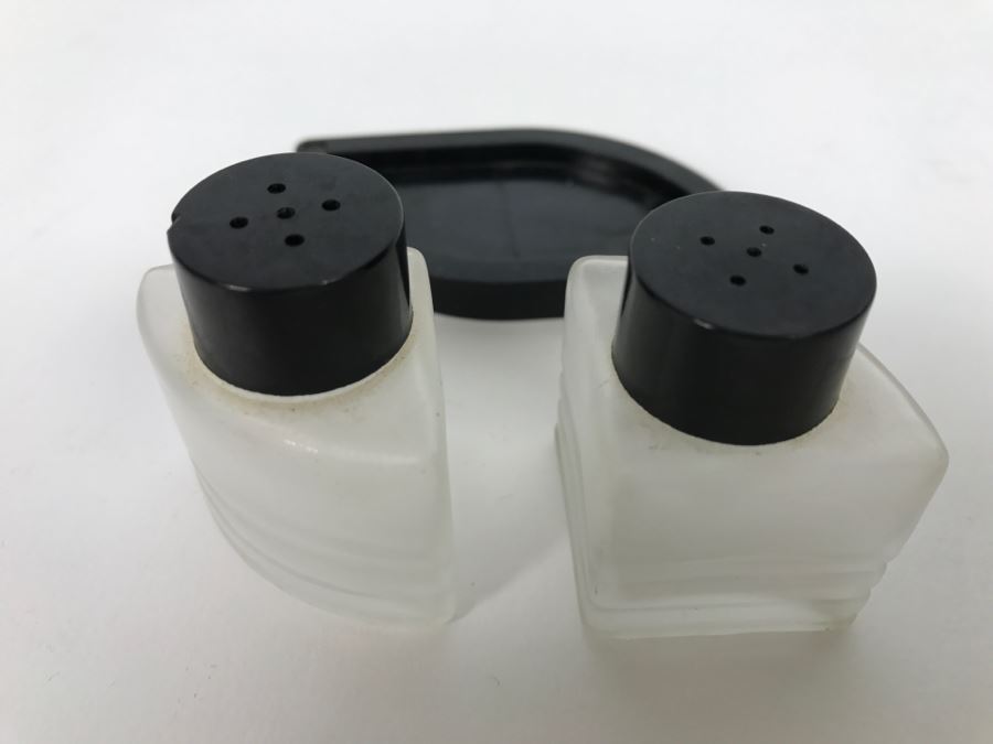 Vintage Art Deco Salt And Pepper Shakers With Black Holder [Photo 8]