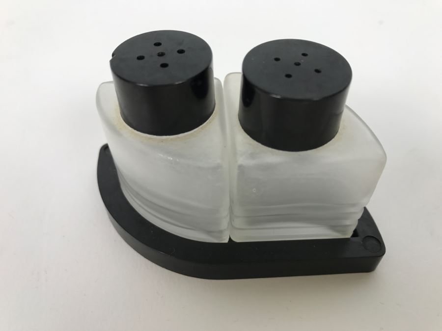 Vintage Art Deco Salt And Pepper Shakers With Black Holder [Photo 6]