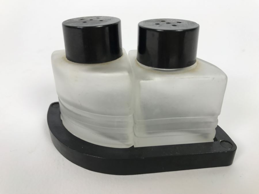 Vintage Art Deco Salt And Pepper Shakers With Black Holder [Photo 3]