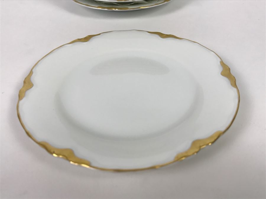 (11) Gold Rimmed Hor D'oeuvres Plates Q & E G Royal Austria [Photo 8]
