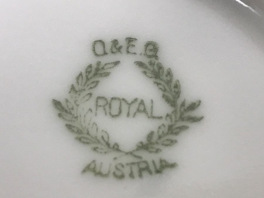 (11) Gold Rimmed Hor D'oeuvres Plates Q & E G Royal Austria [Photo 12]