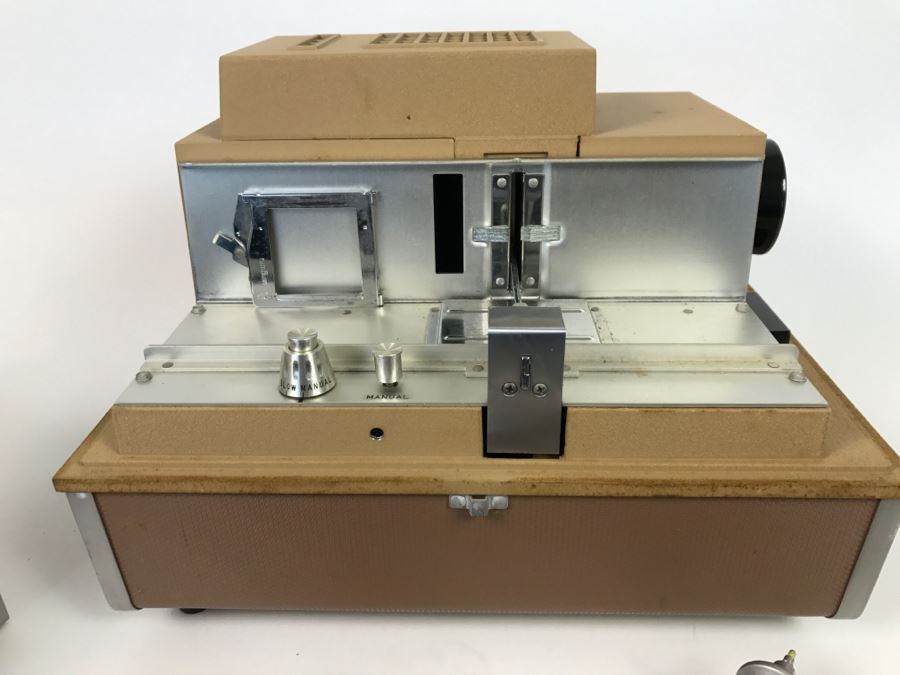 Argus 500 Slide Projector With Case