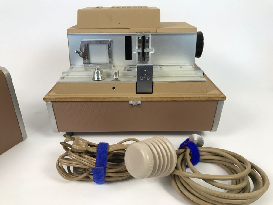 Argus 500 Slide Projector With Case