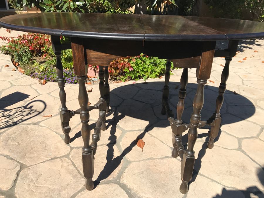 Vintage Gateleg Drop Leaf Farm Table With 2 Leaves [Photo 10]