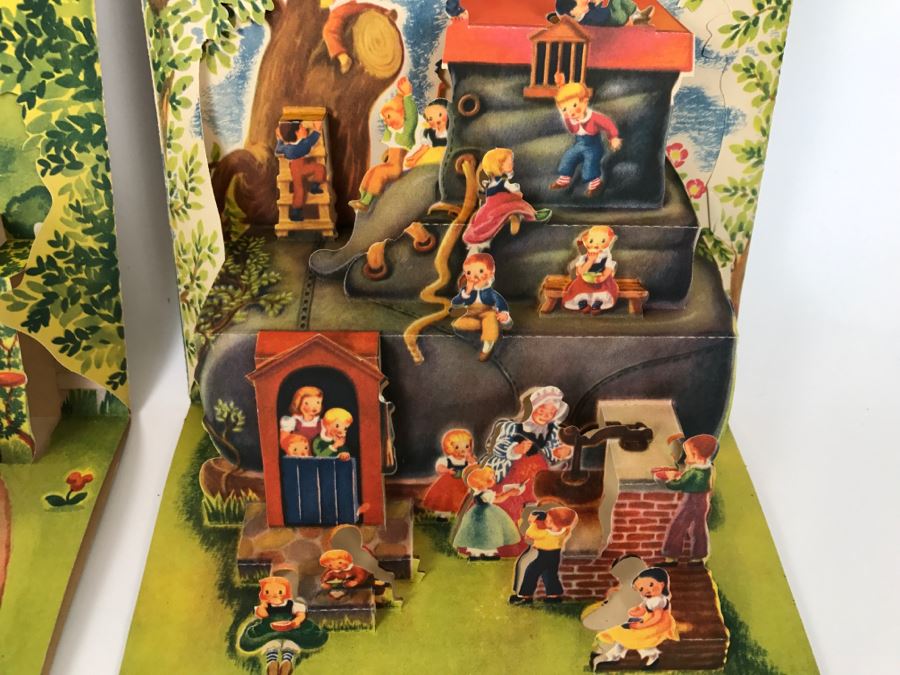 Vintage Pop Up Books In Great Condition - Baa Baa Black Sheep And There Was An Old Woman By Geraldine Clyne, Copyright J.S. Fub Company [Photo 8]