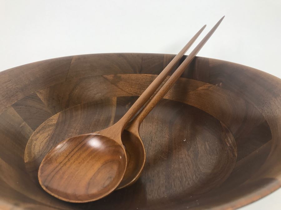 Vintage Woodcroftery Wooden Walnut Salad Bowl With Pair Of Mid-Century Modern Wooden Spoons [Photo 6]