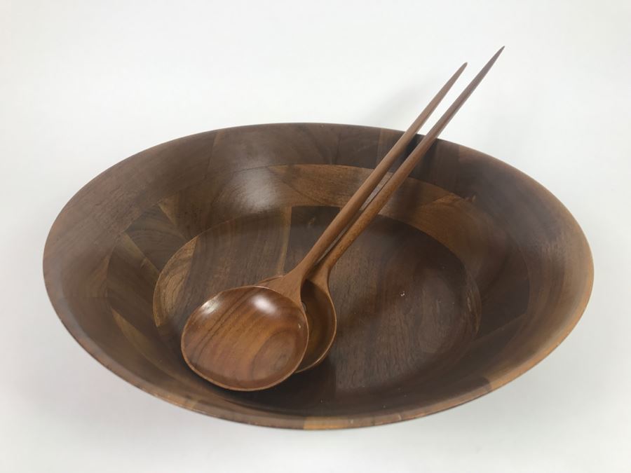 Vintage Woodcroftery Wooden Walnut Salad Bowl With Pair Of Mid-Century Modern Wooden Spoons [Photo 5]