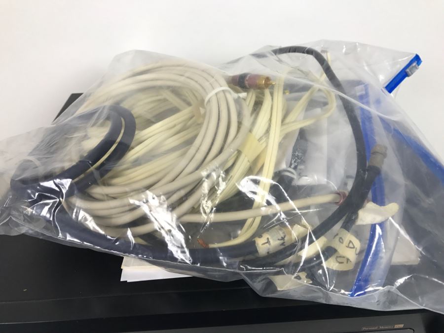 DENON AV Surround Receiver AVR-1801 With Cables [Photo 6]