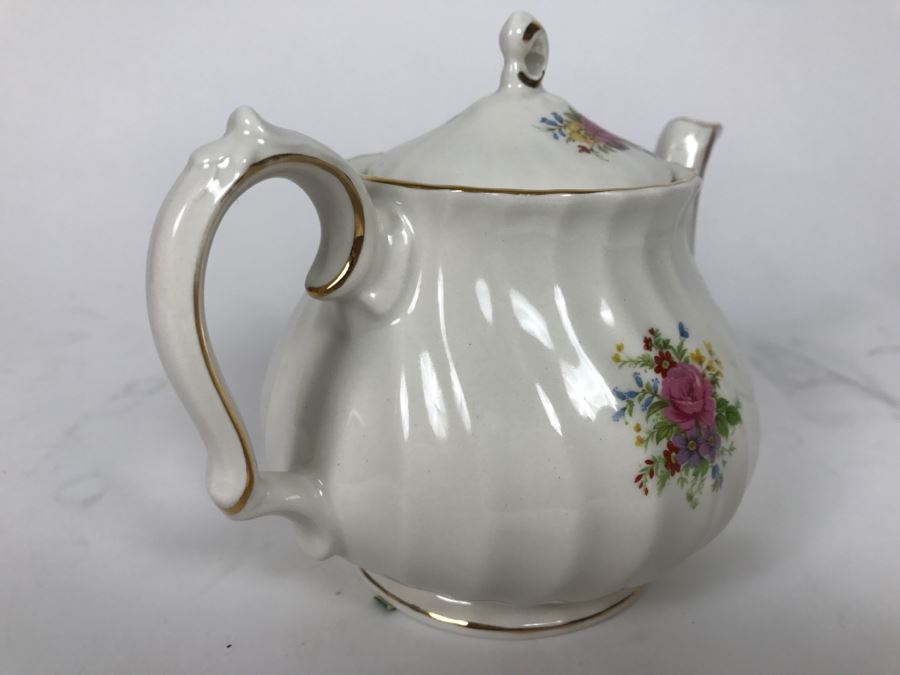Sadler Teapot Made In England - Slight Chip On Inner Rim Of Pot [Photo 6]
