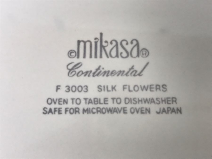 Mikasa Continental Silk Flowers China Set Cups, Saucers, Platter, Bowls, Covered Butter Dish, Gravy Boat Japan (25 Pieces) [Photo 2]