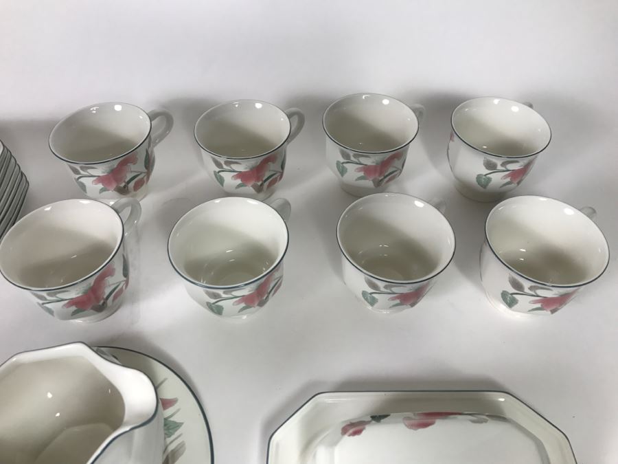 Mikasa Continental Silk Flowers China Set Cups, Saucers, Platter, Bowls, Covered Butter Dish, Gravy Boat Japan (25 Pieces) [Photo 8]
