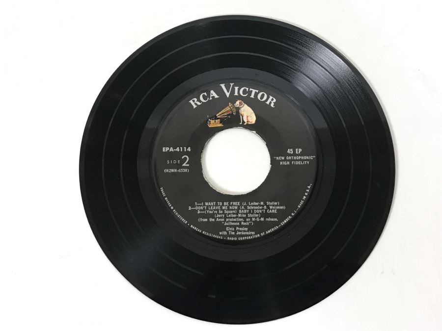 Vintage 45 Vinyl Record Carrying Case With ~50 45RPM Records Including Multiple Elvis Presley And Chuck Berry - See Inventory List In Photos - Records In Great Condition [Photo 26]