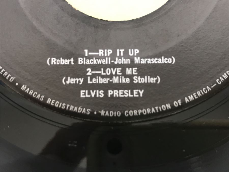 Vintage 45 Vinyl Record Carrying Case With ~50 45RPM Records Including Multiple Elvis Presley And Chuck Berry - See Inventory List In Photos - Records In Great Condition [Photo 19]