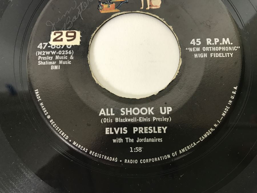 Vintage 45 Vinyl Record Carrying Case With ~50 45RPM Records Including Multiple Elvis Presley And Chuck Berry - See Inventory List In Photos - Records In Great Condition [Photo 35]