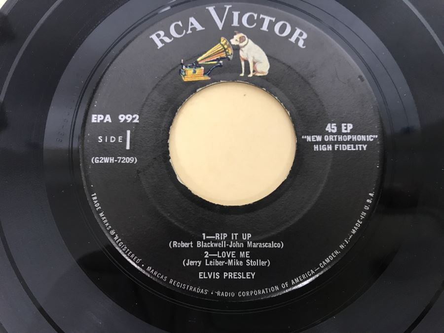 Vintage 45 Vinyl Record Carrying Case With ~50 45RPM Records Including Multiple Elvis Presley And Chuck Berry - See Inventory List In Photos - Records In Great Condition [Photo 18]