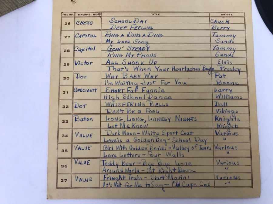 Vintage 45 Vinyl Record Carrying Case With ~50 45RPM Records Including Multiple Elvis Presley And Chuck Berry - See Inventory List In Photos - Records In Great Condition [Photo 13]