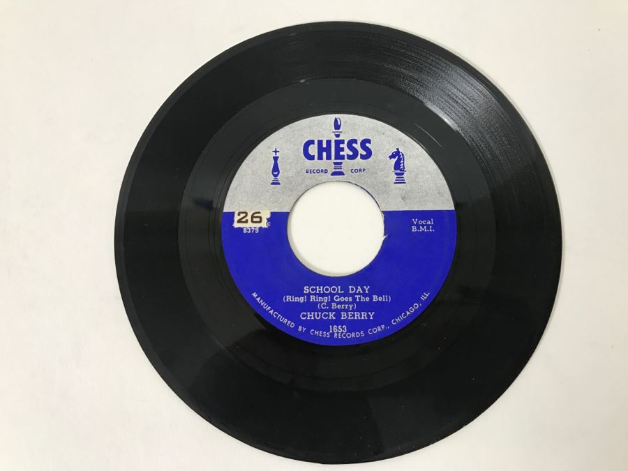 Vintage 45 Vinyl Record Carrying Case With ~50 45RPM Records Including Multiple Elvis Presley And Chuck Berry - See Inventory List In Photos - Records In Great Condition [Photo 6]