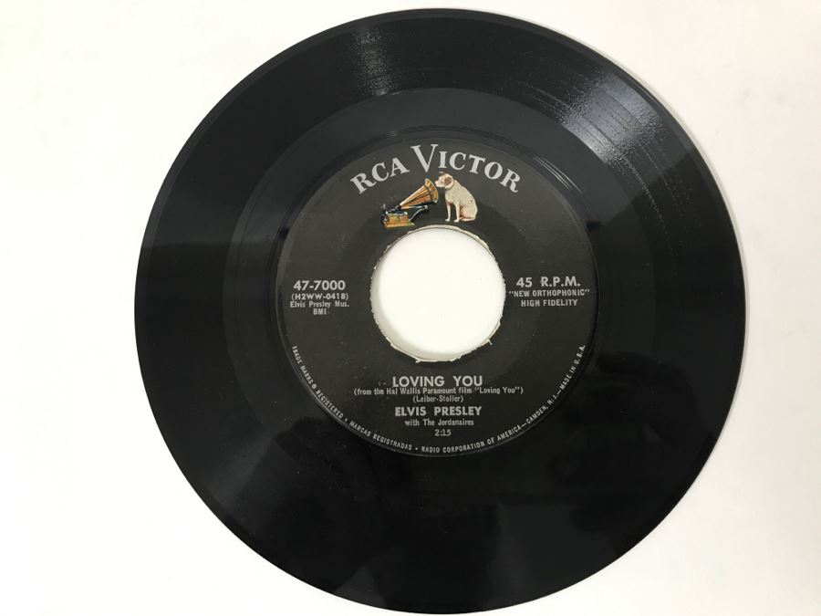 Vintage 45 Vinyl Record Carrying Case With ~50 45RPM Records Including Multiple Elvis Presley And Chuck Berry - See Inventory List In Photos - Records In Great Condition [Photo 29]