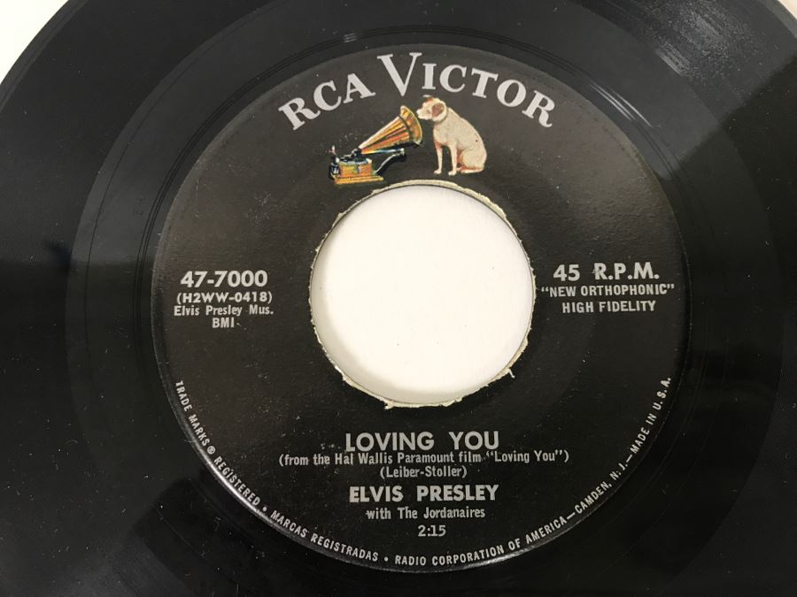 Vintage 45 Vinyl Record Carrying Case With ~50 45RPM Records Including Multiple Elvis Presley And Chuck Berry - See Inventory List In Photos - Records In Great Condition [Photo 30]