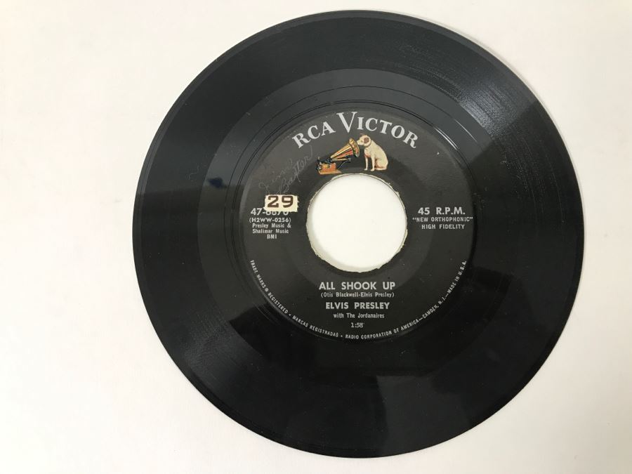 Vintage 45 Vinyl Record Carrying Case With ~50 45RPM Records Including Multiple Elvis Presley And Chuck Berry - See Inventory List In Photos - Records In Great Condition [Photo 7]