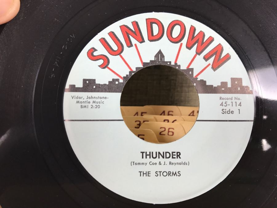 Vintage 45 Vinyl Record Carrying Case With ~14 45RPM Records In Great Condition [Photo 13]