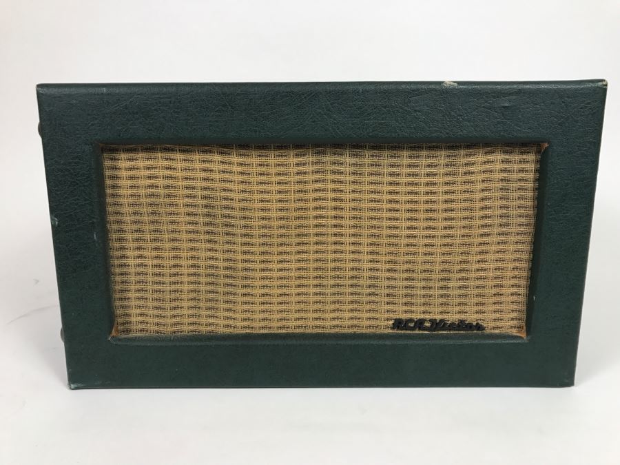 RCA Victor Portable Record Player Model 6-EY-3B With Tubes - Tubes Turn On And Hum But Platter Doesn't Spin - Needs Servicing [Photo 3]