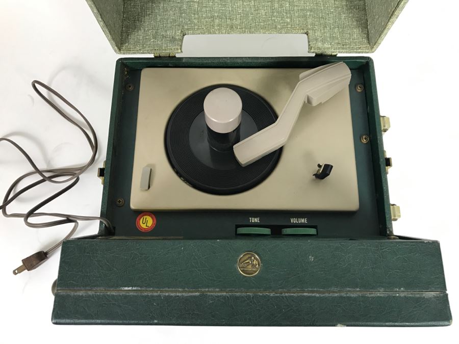 RCA Victor Portable Record Player Model 6-EY-3B With Tubes - Tubes Turn On And Hum But Platter Doesn't Spin - Needs Servicing [Photo 1]
