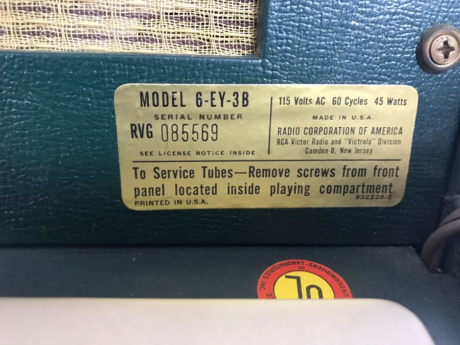 RCA Victor Portable Record Player Model 6-EY-3B With Tubes - Tubes Turn On And Hum But Platter Doesn't Spin - Needs Servicing [Photo 9]