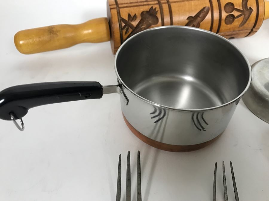 Vintage Kitchen Lot With Cookie Cutters, Wooden Rolling Pin, Flour Sifter And Small Rever Ware Cup [Photo 8]