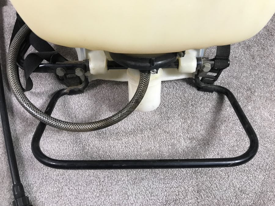Solo Chemical Backpack Sprayer [Photo 3]