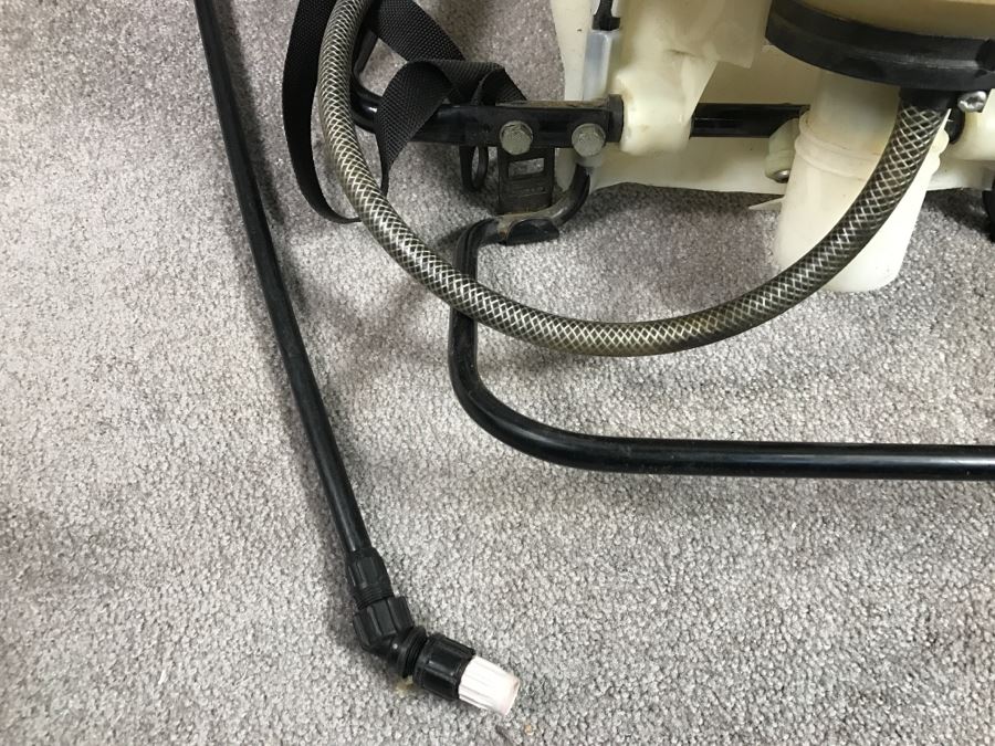 Solo Chemical Backpack Sprayer [Photo 4]