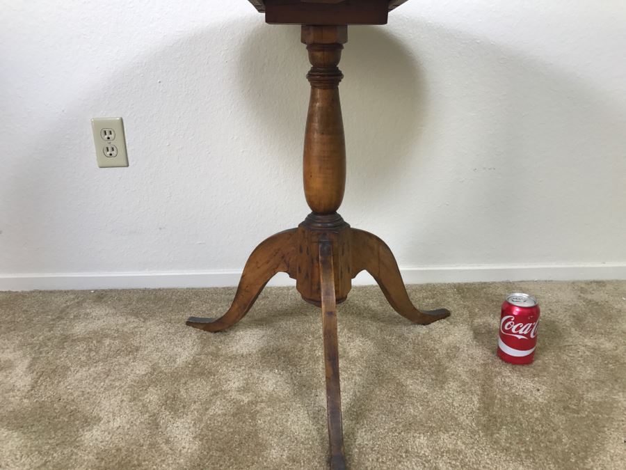 Antique Tilt Top Table - Click To See Description 27.5'R X 26'H [Photo 17]