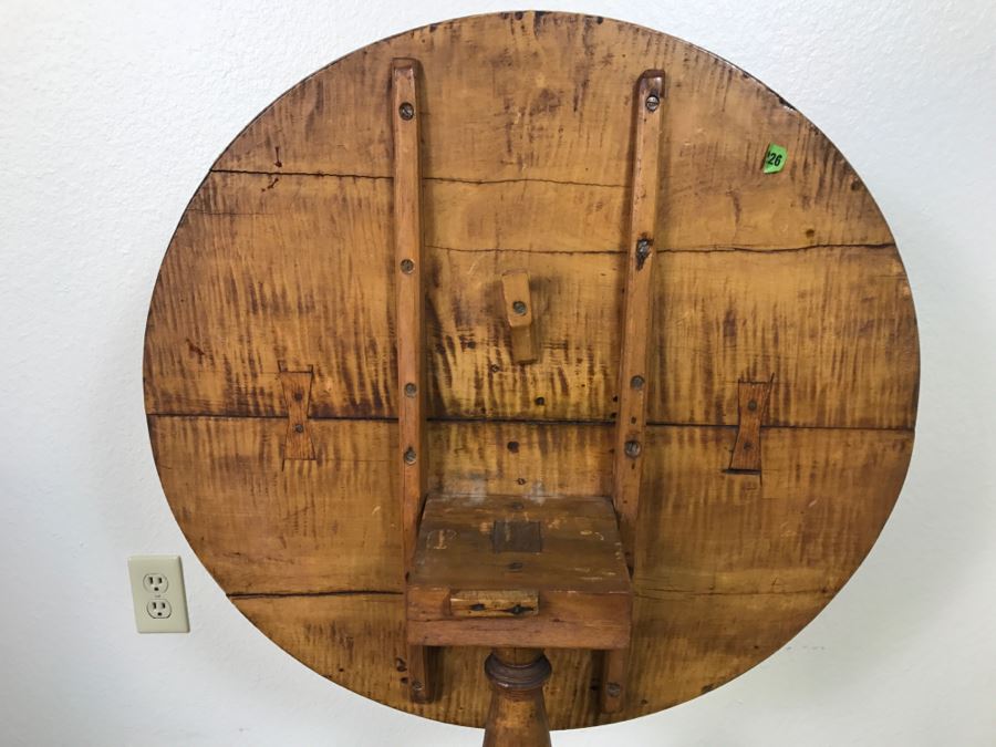 Antique Tilt Top Table - Click To See Description 27.5'R X 26'H [Photo 4]