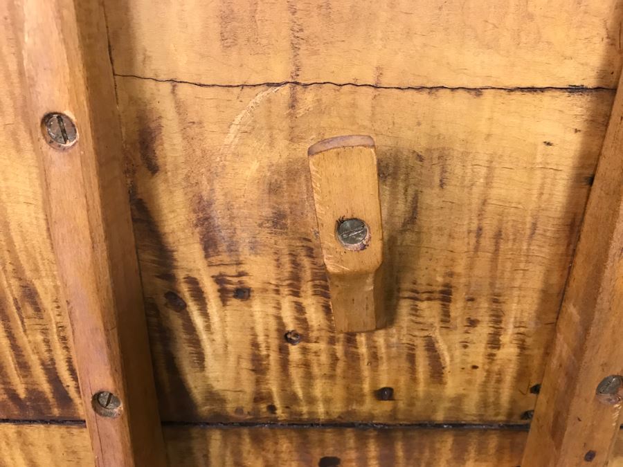 Antique Tilt Top Table - Click To See Description 27.5'R X 26'H [Photo 6]