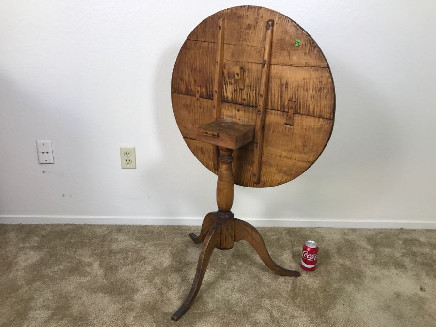 Antique Tilt Top Table - Click To See Description 27.5'R X 26'H [Photo 3]