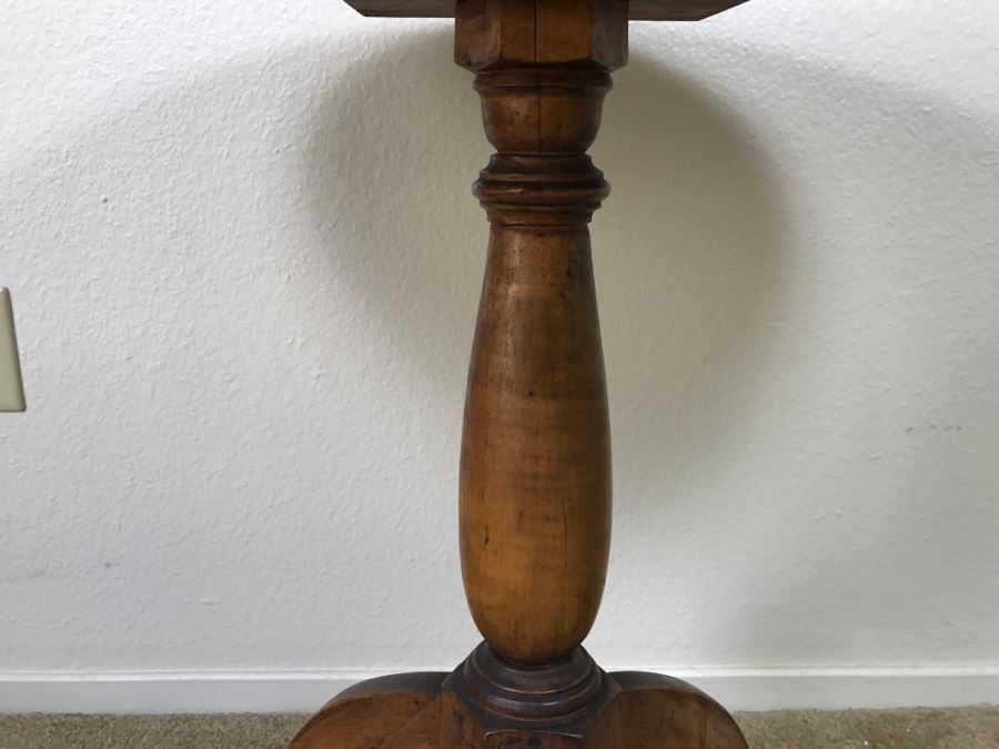 Antique Tilt Top Table - Click To See Description 27.5'R X 26'H [Photo 18]