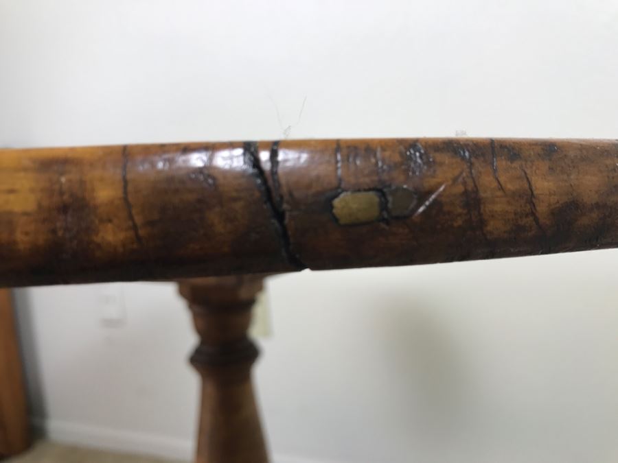 Antique Tilt Top Table - Click To See Description 27.5'R X 26'H [Photo 27]