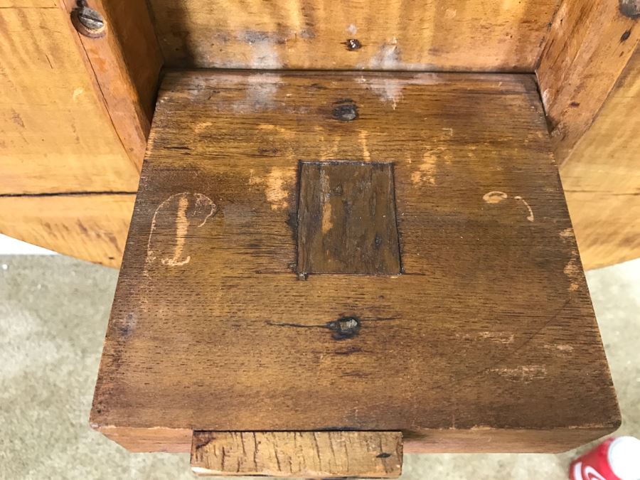 Antique Tilt Top Table - Click To See Description 27.5'R X 26'H [Photo 5]