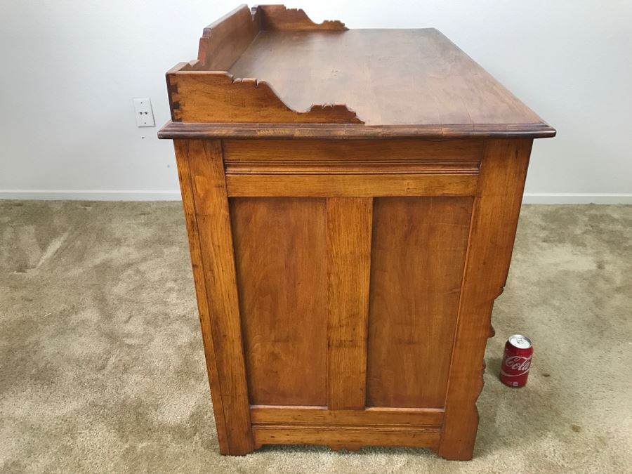 Small Antique Wooden Desk In Excellent Condition With Lockable
