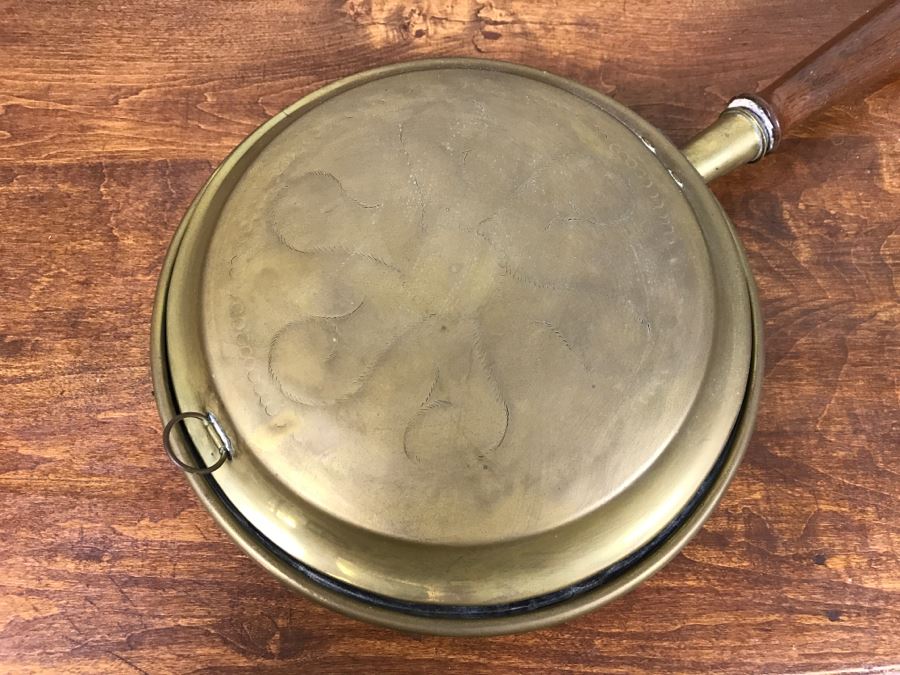 Antique Brass Bed Warmer [Photo 4]