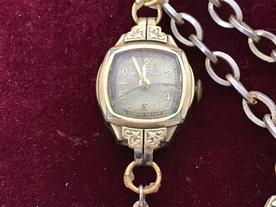 Nicely Framed Collection Of Vintage Mainly Gold Filled Ladies Watches [Photo 11]