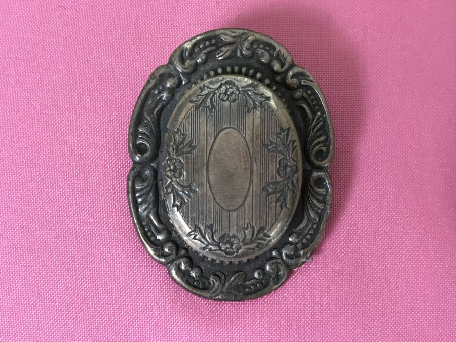 Nicely Framed Collection Of Vintage Women's Items Including Mesh Purse, Vintage Curling Iron And Letter Opener [Photo 7]