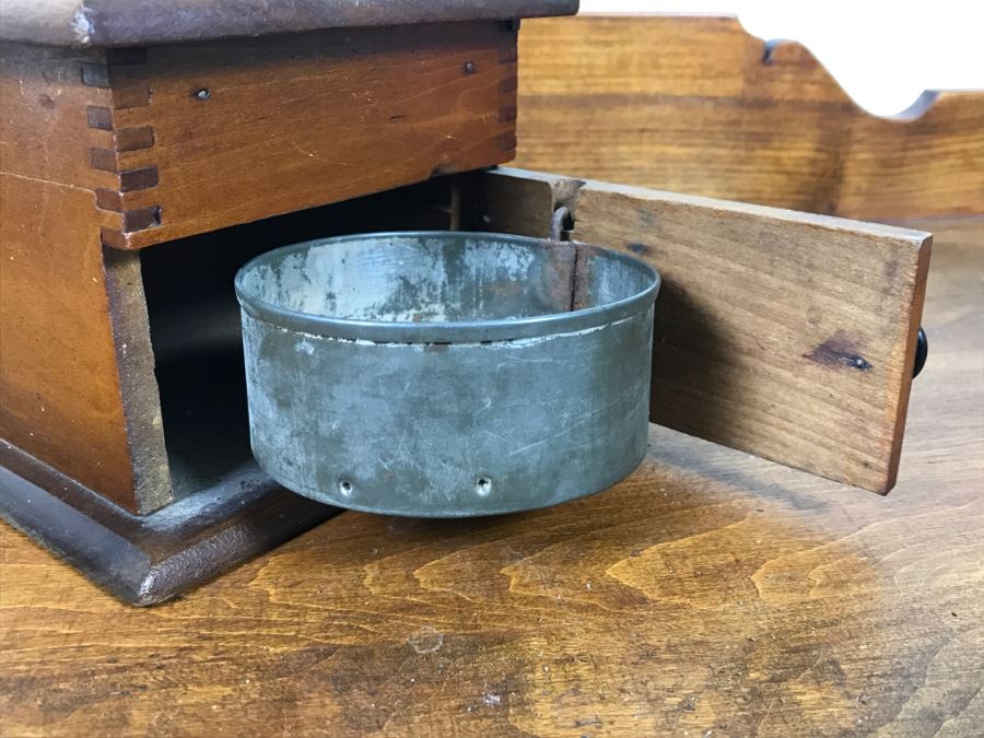 Antique Hand Crank Grinder [Photo 12]