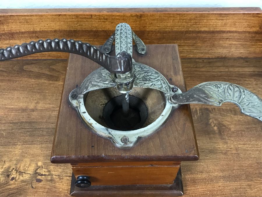 Antique Hand Crank Grinder [Photo 6]