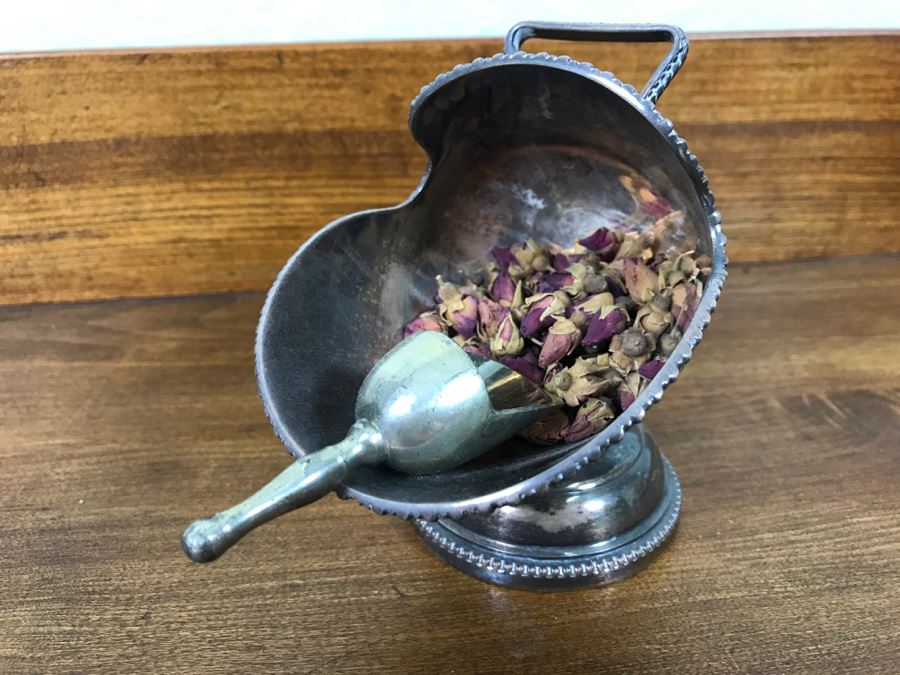 Vintage English Silverplated Footed Open Sugar Scuttle With Scoop [Photo 4]