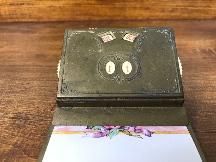 Vintage Brass Notepad Holder Mechanical Dial Desk Calendar [Photo 3]